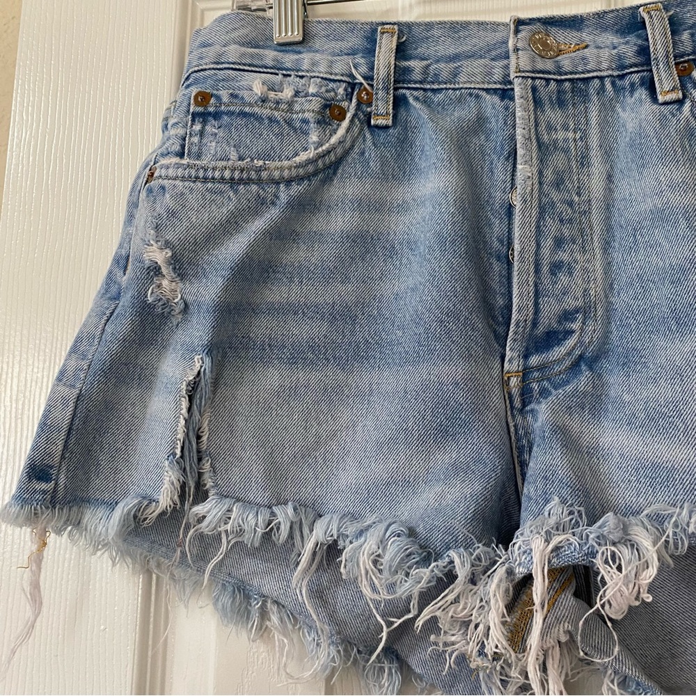 AGOLDE Parker Vintage Cut Off Denim Jean Shorts Light Wash Button Fly Size 28” - Picture 5 of 15